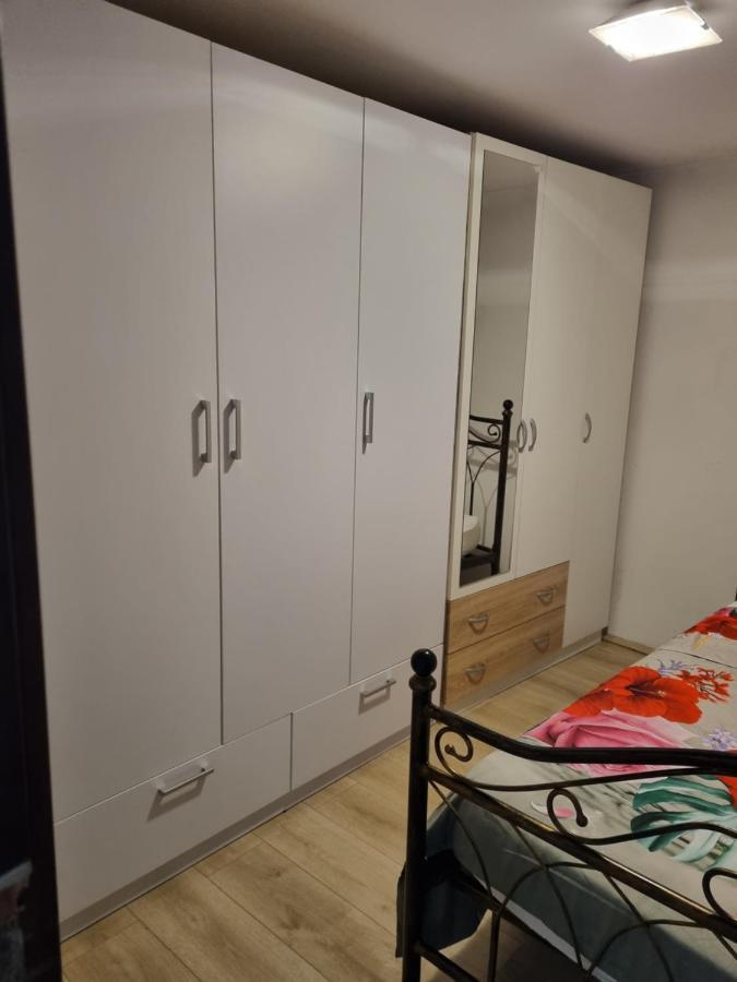 Caci Apartment Črni Kal Exterior foto