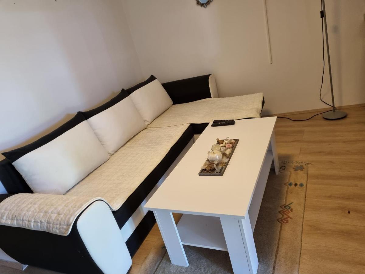 Caci Apartment Črni Kal Exterior foto
